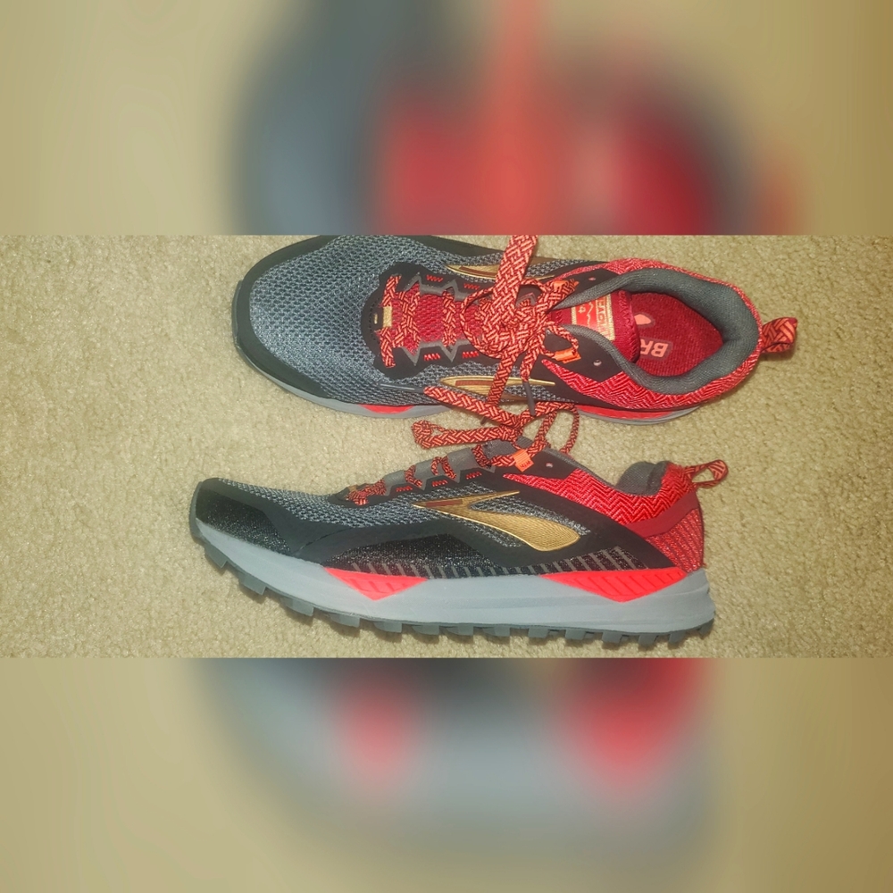 Brooks Cascadia 14 Trail Shoe Women's Size 9.5 Black/Rumba Red/ Coral